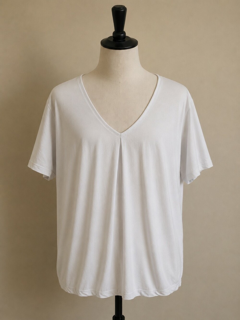 NWT Ashley Stewart White V-Neck Short Sleeve Top